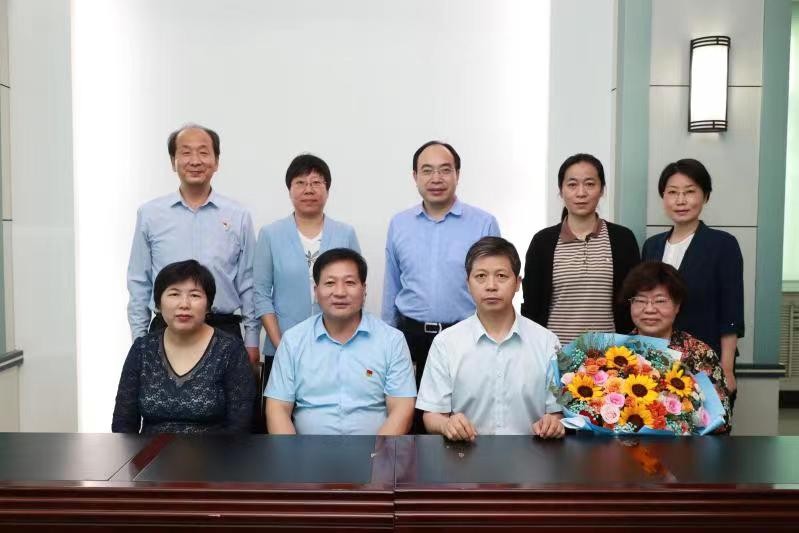 郑州市科协领导慰问科技工作者代表